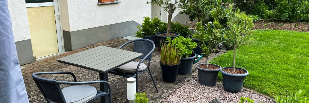 Dieses Foto zeigt die Terrasse des Ferienhaues Sabine Schmickler