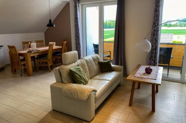 Wohnzimmer Ferienwohnung Wilhelmshof Dieses Foto zeigt das Wohnzimmer der Ferienwohnung Wilhelmshof