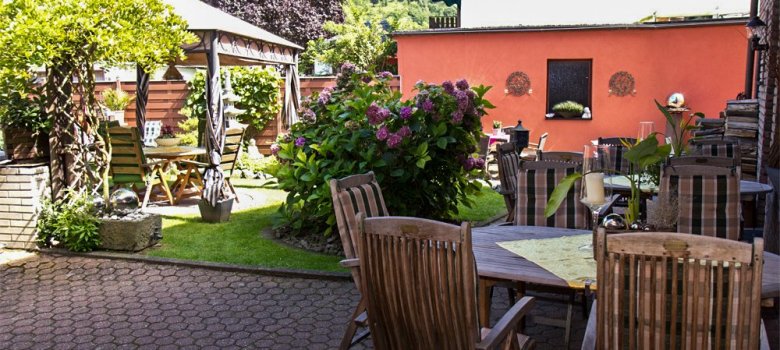 Dieses Foto zeigt den Garten des Gästehauses Bauer