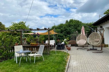 Dieses Foto zeigt den Garten des Gästehauses Haus am Zeiberberg